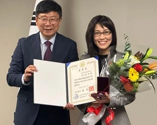 Jiyoung Suh, Vice President of The Korea Society, has been awarded the ROK Prime Minister’s Citation